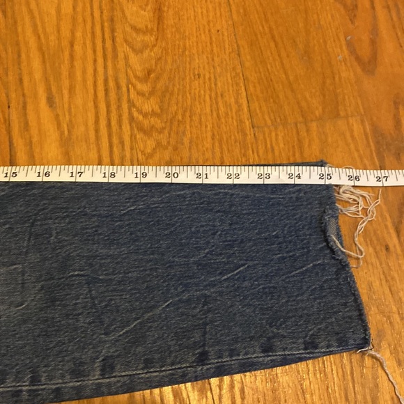 Levi’s Distressed Medium Wash Straight Leg Jeans in Size 24 - Picture 9 of 14